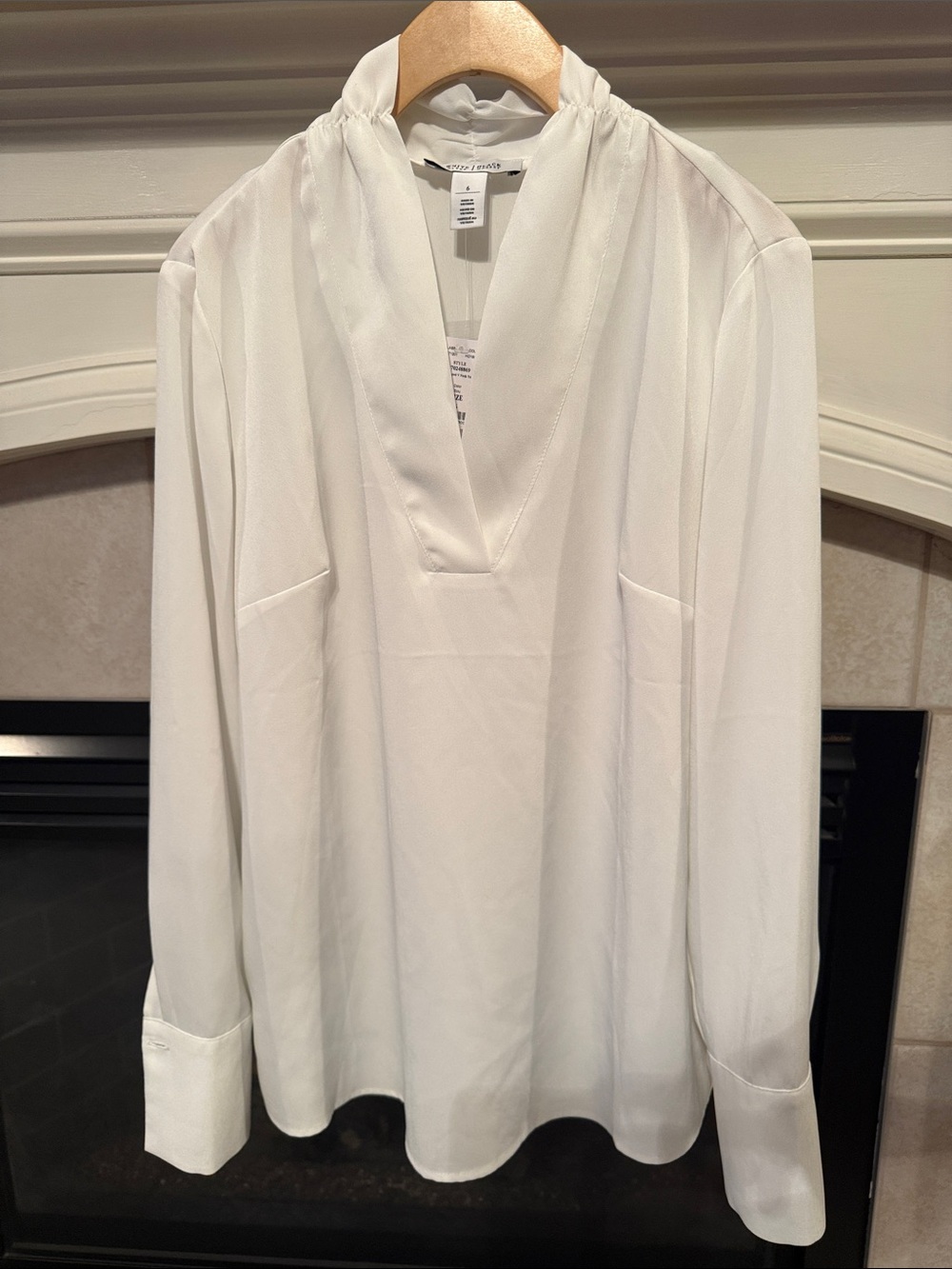 White House Black Market Off  White V-Neck Long Sleeve Blouse
